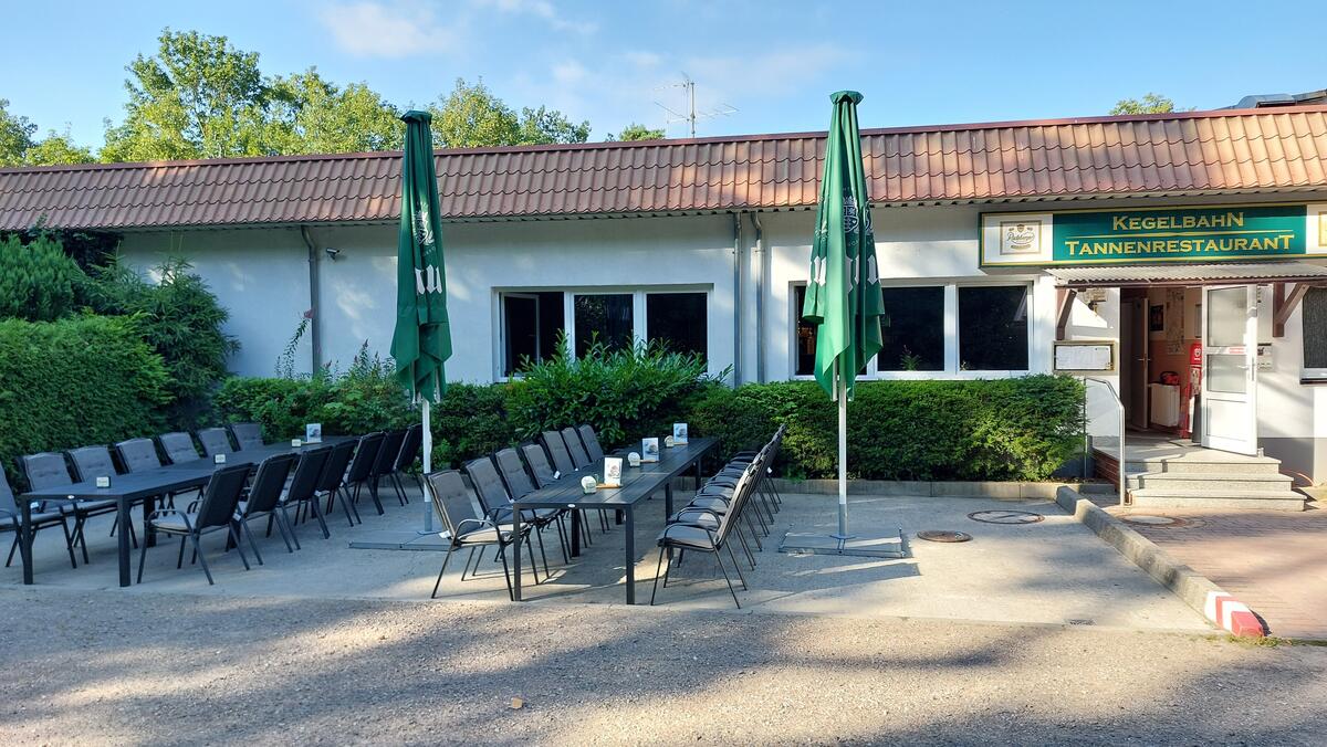 Tannenrestaurant und Kegelbahn