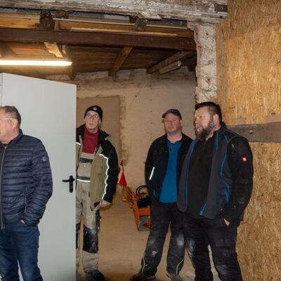 Bild vergr&ouml;&szlig;ern: Handwerker beziehen neues Domizil
