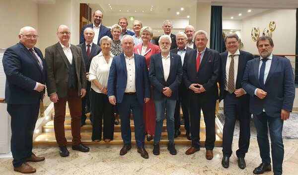 Die Arbeitsgruppe AltbürgermeisterInnen während der Zusammenkunft in Binz