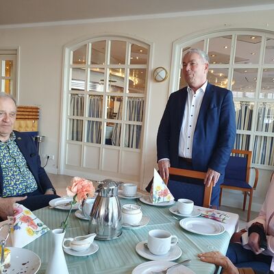 Bild vergr&ouml;&szlig;ern: Bürgermeister Thomas Beyer begrüßt die Teilnehmenden