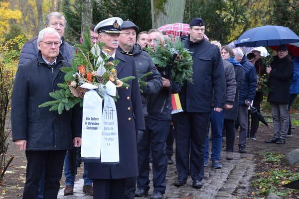 Totengedenken und Mahnung zum Frieden am Volkstrauertag