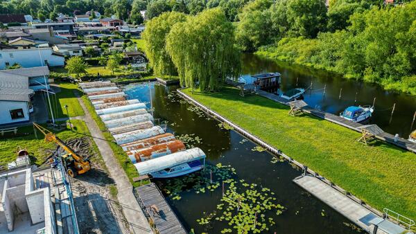 Bild vergrößern: Wasserwanderrastplatz Blau-Weiß